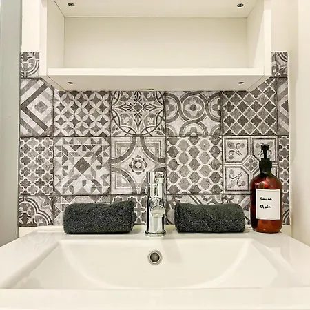 Equipe, Fonctionnel Avec Parking Privatif *